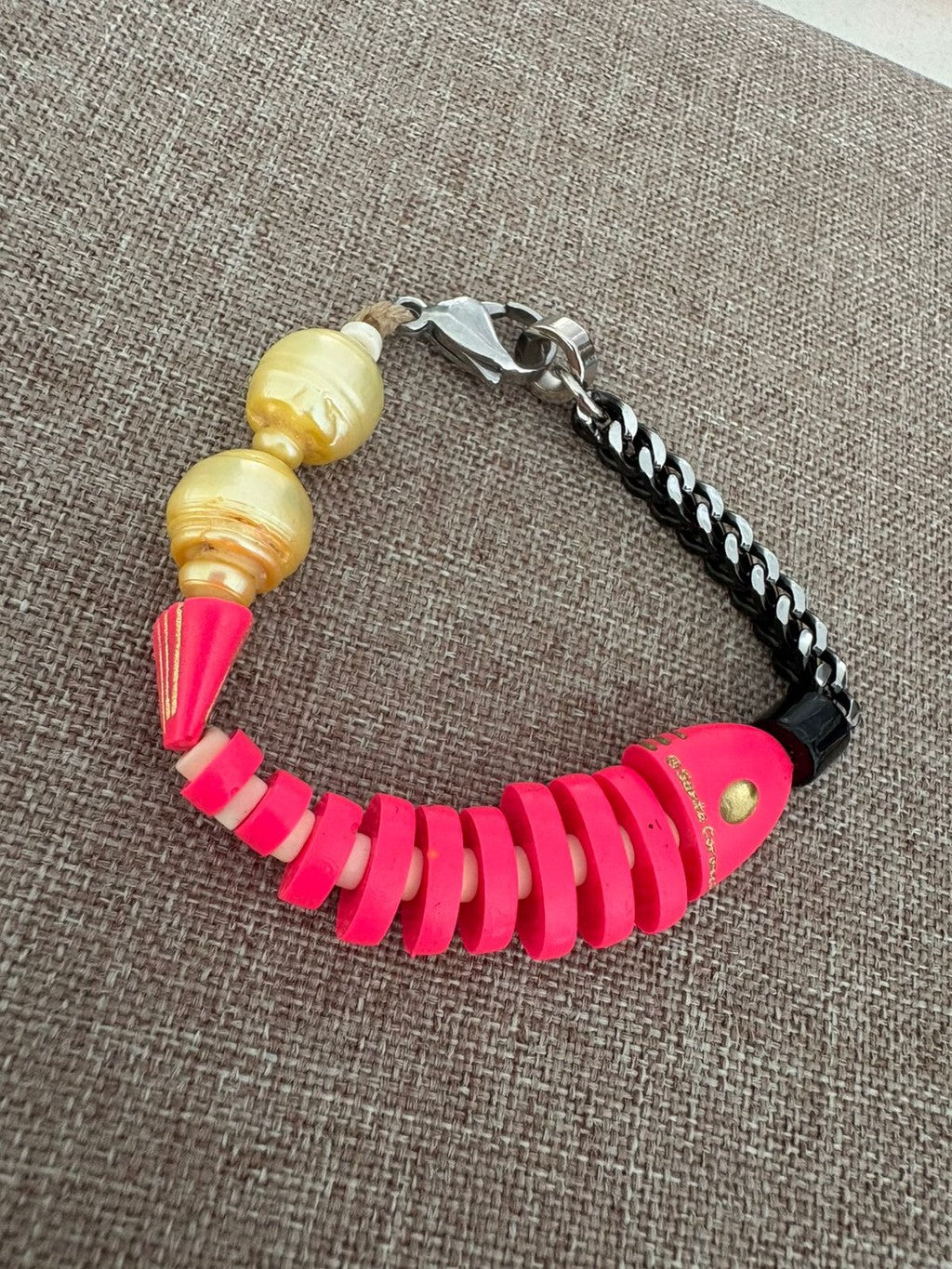 Santa Corona Pulsera Pez Fucsia Mas Perla