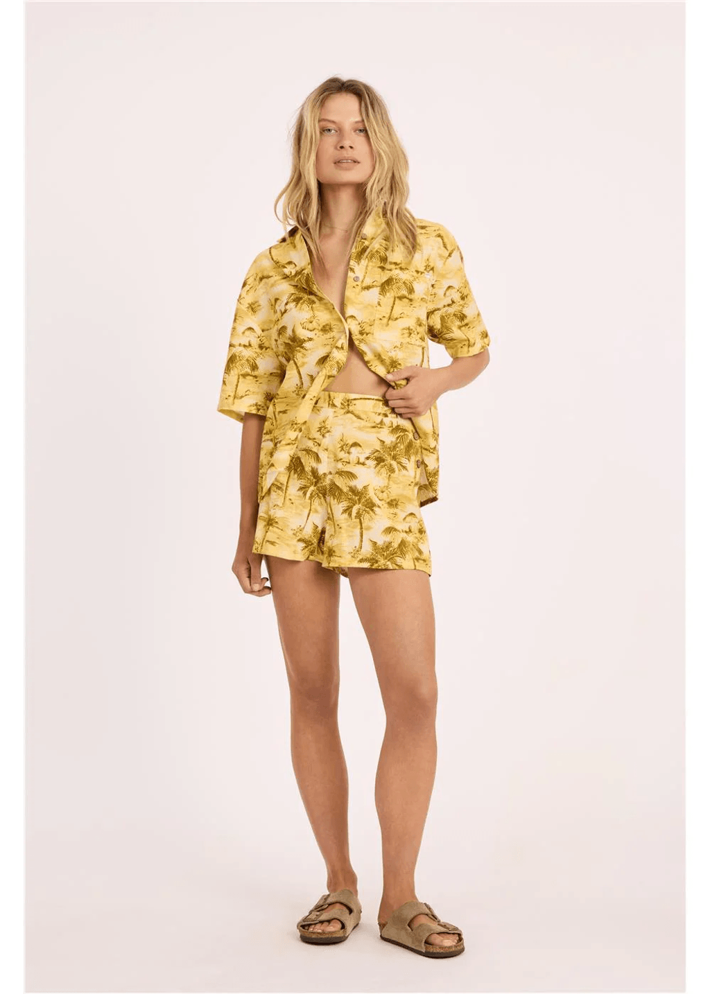 SISSTREVOLUTION SUNLOVER WOVEN SHORT
