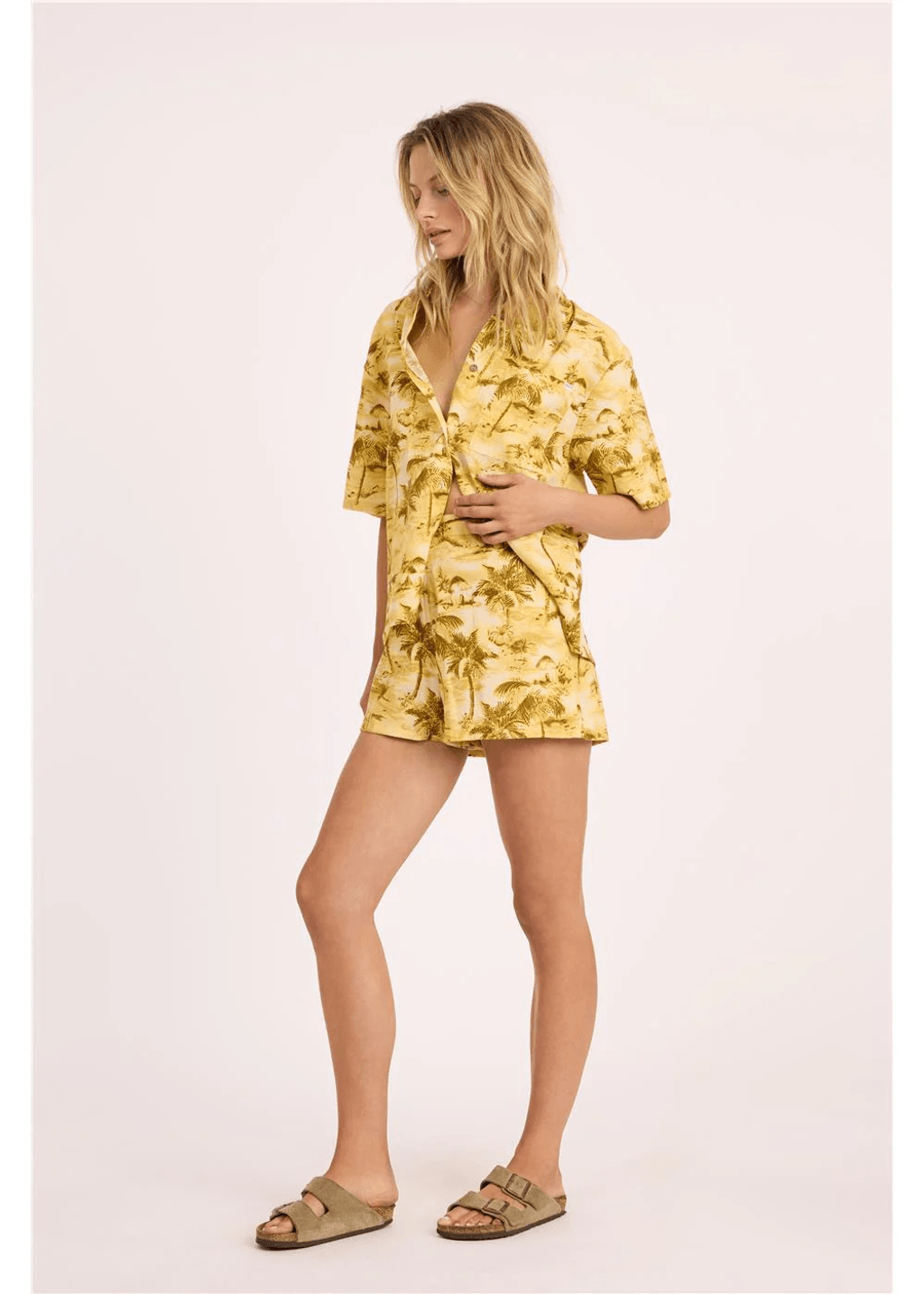 SISSTREVOLUTION SUNLOVER WOVEN SHORT