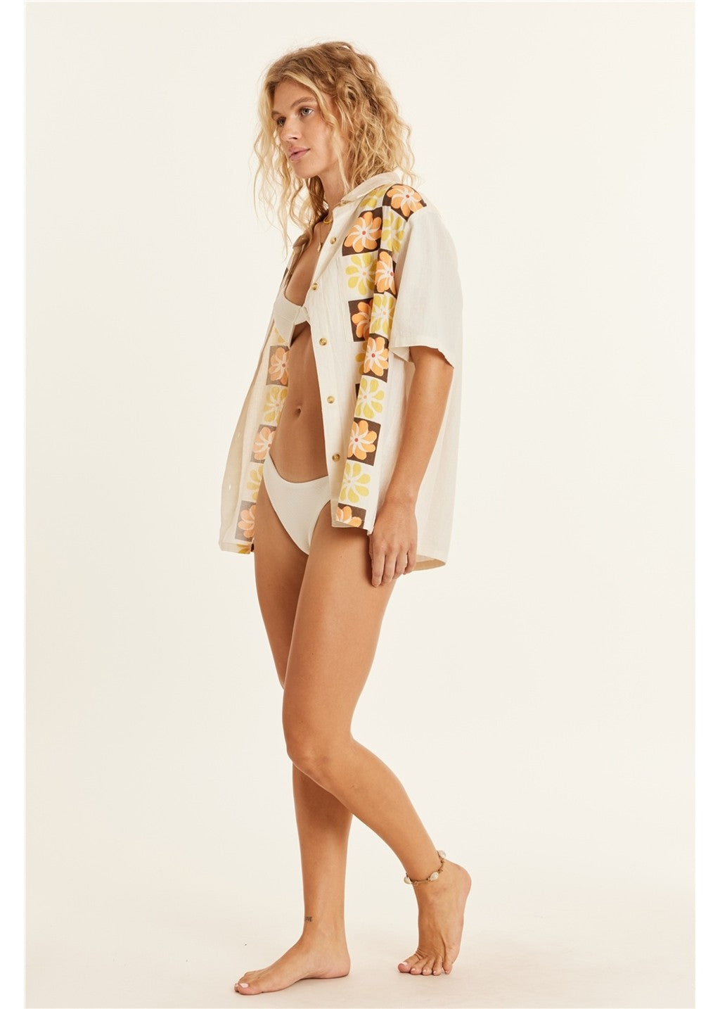 SISSTREVOLUTION IN THE FIELDS WOVEN SHORT SLEEVE TOP